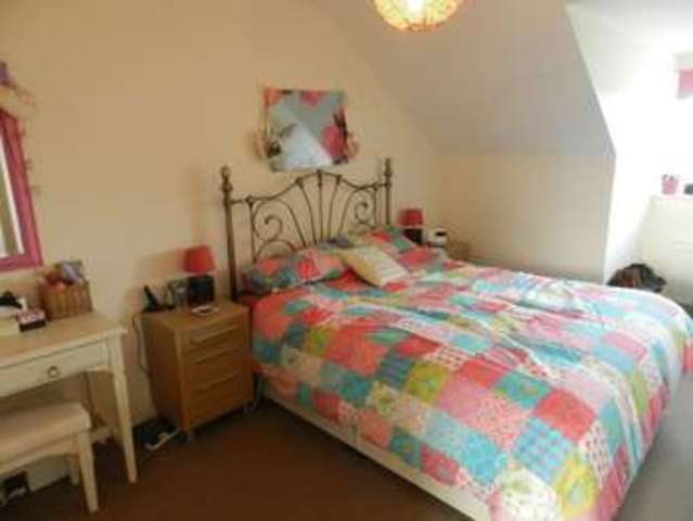  Image of 3 bedroom Terraced house for sale in Luton Road Toddington Dunstable LU5 at Luton Road  Toddington, LU5 6DF