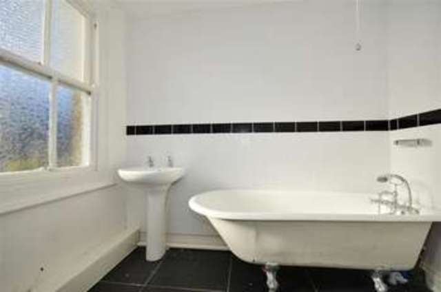  Image of 4 bedroom Flat for sale in Lyndhurst Avenue Cliftonville Margate CT9 at Cliftonville Margate Margate, CT9 2PS
