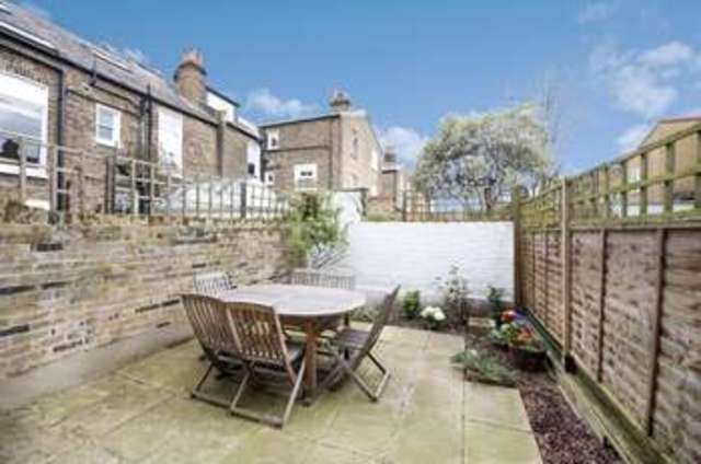  Image of 1 bedroom Flat to rent in Lysias Road London SW12 at Lysias Road  London, SW12 8BW