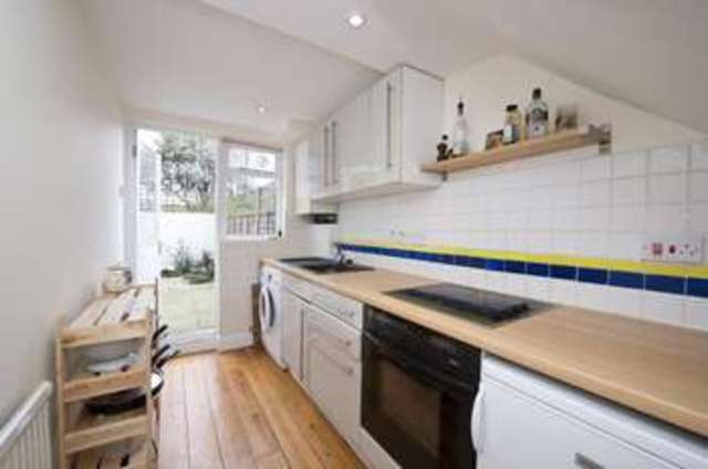  Image of 1 bedroom Flat to rent in Lysias Road London SW12 at Lysias Road  London, SW12 8BW