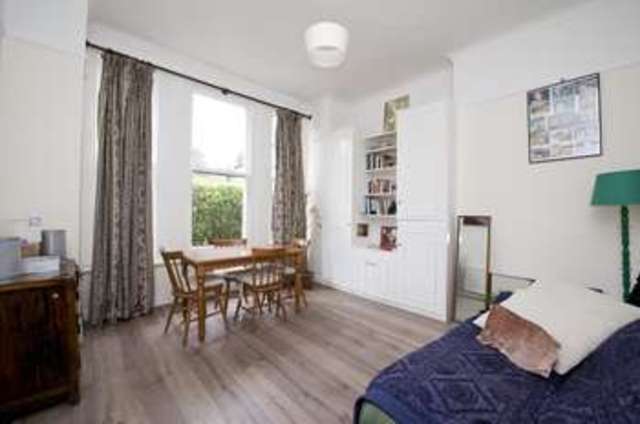  Image of 1 bedroom Flat to rent in Lysias Road London SW12 at Lysias Road  London, SW12 8BW