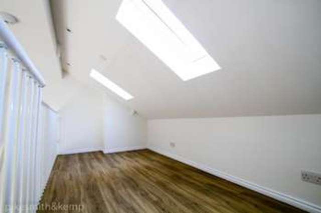  Image of 1 bedroom Flat for sale in Queen Street Maidenhead SL6 at MAIDENHEAD, SL6 1HZ