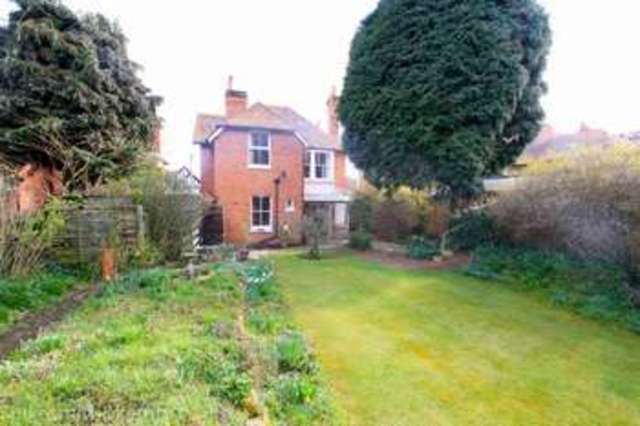  Image of 4 bedroom Detached house for sale in Laburnham Road Maidenhead SL6 at MAIDENHEAD, SL6 4DE