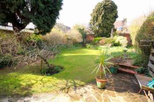  Image of 4 bedroom Detached house for sale in Laburnham Road Maidenhead SL6 at MAIDENHEAD, SL6 4DE