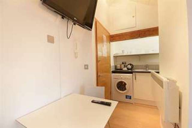  Image of Flat to rent in Maltings Place Tower Bridge Road London SE1 at London Bridge, SE1 3JB