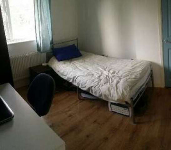  Image of 3 bedroom House Share to rent in Manton Crescent Beeston Nottingham NG9 at Beeston Bristol Beeston, NG9 2GE