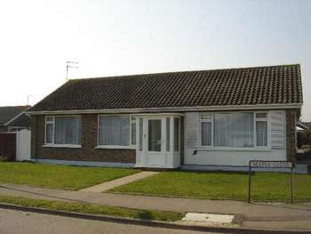  Image of 2 bedroom Detached house to rent in Maple Close Clacton-on-Sea CO15 at Maple Close  Clacton-On-Sea, CO15 2DH