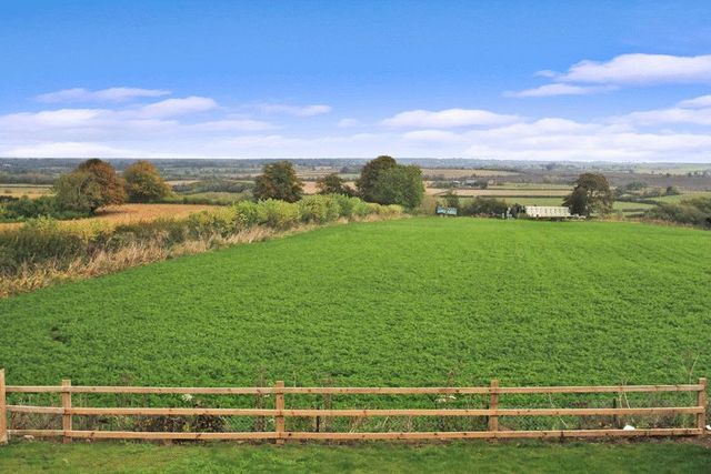  Image of 4 bedroom Detached house for sale in Marston Hill Oving Aylesbury HP22 at Marston Hill Oving Oving, HP22 4HB