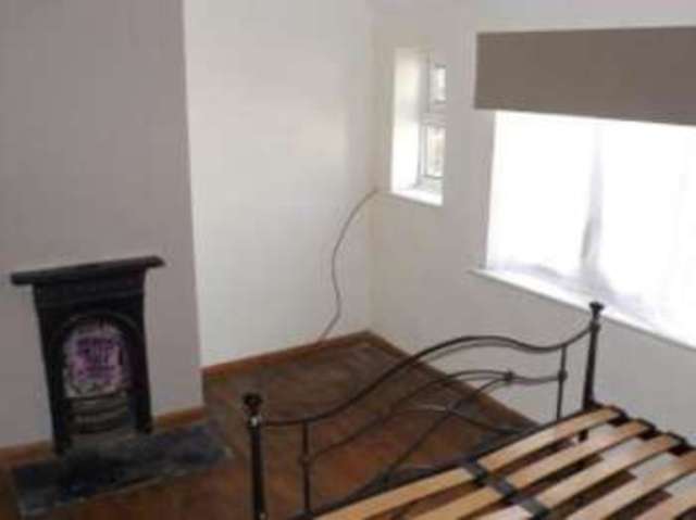  Image of 1 bedroom Terraced house for sale in London Road Oadby Leicester LE2 at London Road Oadby Oadby, LE2 5EA