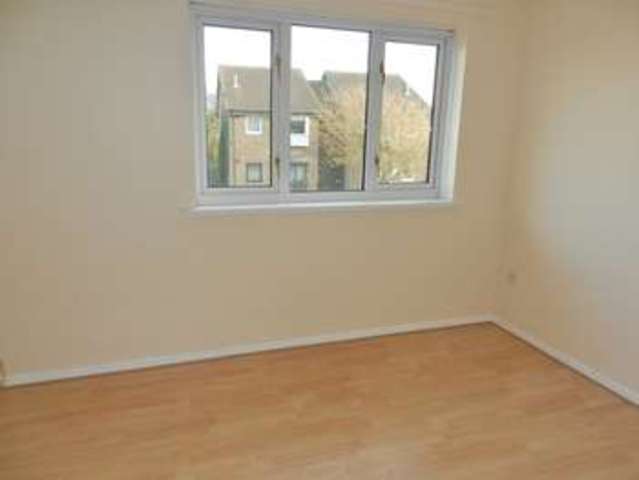  Image of 2 bedroom Semi-Detached house to rent in Meadowcroft Rhoose Barry CF62 at Meadowcroft  Rhoose, CF62 3FR