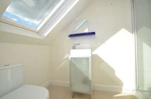  Image of 2 bedroom Flat to rent in Merton Hall Road London SW19 at Wimbledon  Wimbledon, SW19 3PP