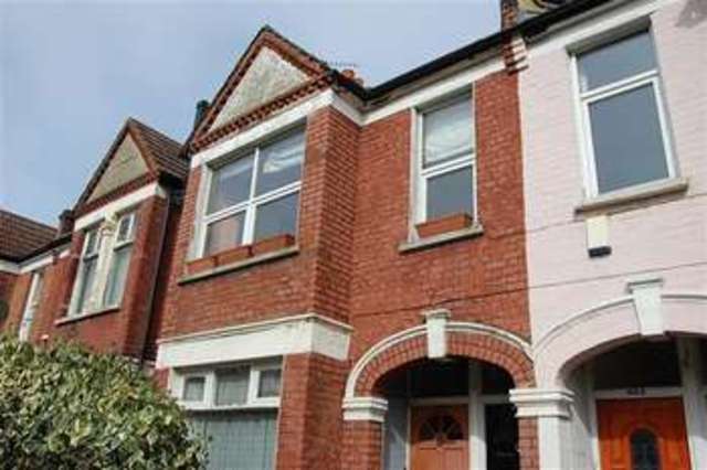  Image of 2 bedroom Maisonette to rent in Merton Road London SW18 at West Hill, SW18 5LD