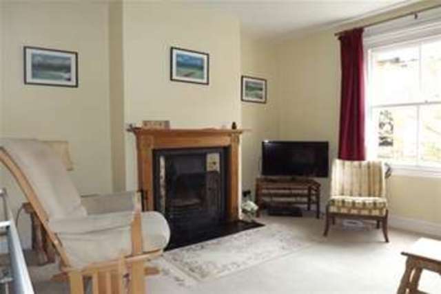  Image of 2 bedroom Terraced house to rent in Mildmay Terrace Hartley Wintney Hook RG27 at Hook, RG27 8PN