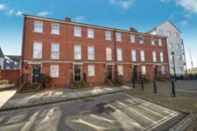  Image of 2 bedroom Flat for sale in Portsmouth Road Milford Godalming GU8 at Portsmouth Road Milford Milford, GU8 5HJ