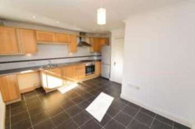  Image of 2 bedroom Flat for sale in Portsmouth Road Milford Godalming GU8 at Portsmouth Road Milford Milford, GU8 5HJ