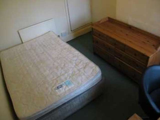  Image of 4 bedroom House Share to rent in Milner Road Selly Oak Birmingham B29 at Selly Oak Bristol Selly Oak, B29 7RG