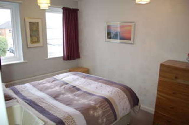  Image of 3 bedroom Property to rent in Milton Road Hampton TW12 at Milton Road  Hampton, TW12 2LJ