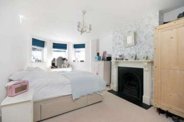  Image of 2 bedroom Detached house to rent in Milton Road London N6 at London  Hornsey Lane, N6 5QD
