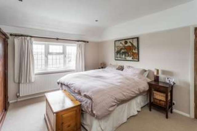  Image of 5 bedroom Detached house to rent in Mitchley View South Croydon CR2 at Mitchley View  South Croydon, CR2 9HQ