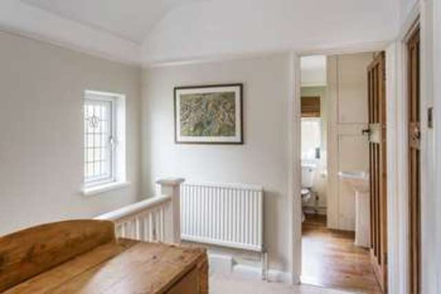  Image of 5 bedroom Detached house to rent in Mitchley View South Croydon CR2 at Mitchley View  South Croydon, CR2 9HQ