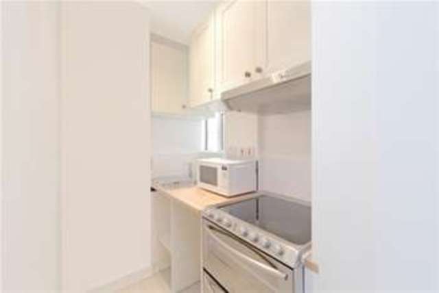  Image of 1 bedroom Property to rent in Mulberry Close Beaufort Street London SW3 at London, SW3 5AB