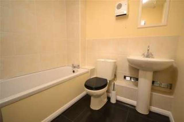  Image of 1 bedroom Apartment for sale in Wayland Close Bracknell RG12 at Wayland Close Harmans Water Easthampstead, RG12 9JW