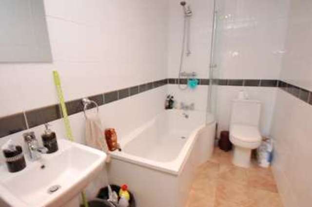  Image of 2 bedroom Apartment for sale in Mumby Road Gosport PO12 at Mumby Road  Gosport, PO12 1AA