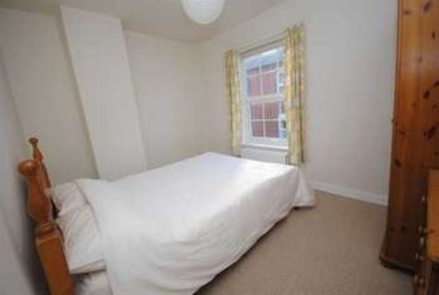  Image of 2 bedroom Terraced house to rent in Nelson Street Macclesfield SK11 at Macclesfield Cheshire Macclesfield, SK11 6UN