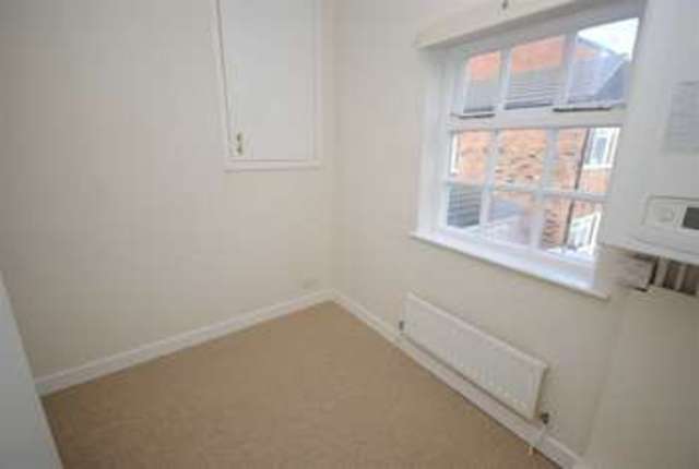  Image of 2 bedroom Terraced house to rent in Nelson Street Macclesfield SK11 at Macclesfield Cheshire Macclesfield, SK11 6UN
