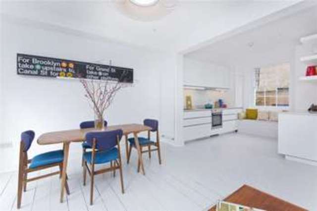  Image of 2 bedroom Maisonette for sale in New North Road London N1 at Islington London Essex Road, N1 7BJ