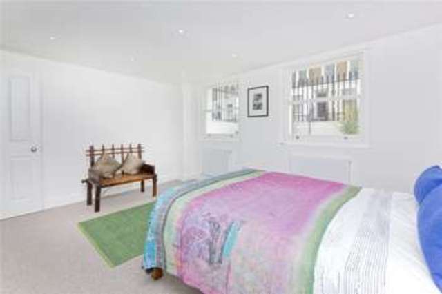  Image of 2 bedroom Maisonette for sale in New North Road London N1 at Islington London Essex Road, N1 7BJ
