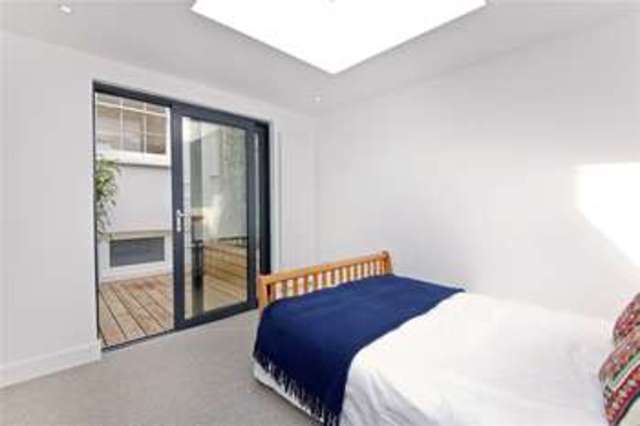  Image of 2 bedroom Maisonette for sale in New North Road London N1 at Islington London Essex Road, N1 7BJ