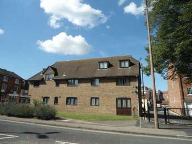  Image of 1 bedroom Flat to rent in St. Pancras Chichester PO19 at St Pancras  Chichester, PO19 7SB