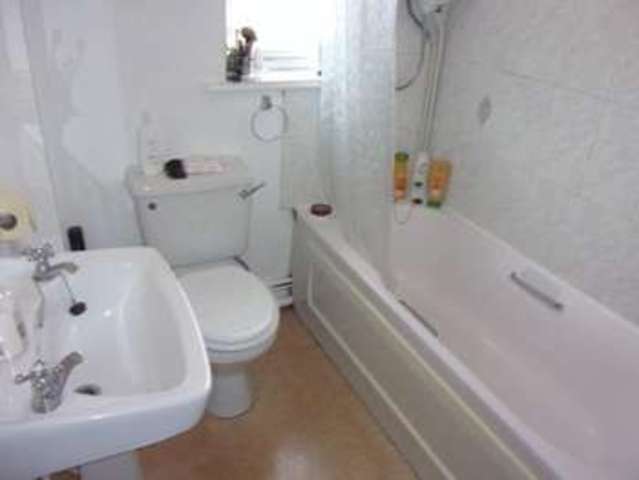  Image of 1 bedroom Flat to rent in St. Pancras Chichester PO19 at St Pancras  Chichester, PO19 7SB