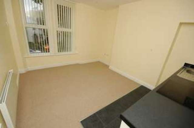  Image of 1 bedroom Flat to rent in Newport Road Cardiff CF24 at Newport Road Roath Cardiff, CF24 1DG