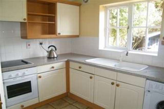  Image of 3 bedroom Detached house to rent in Wash Road Laindon Basildon SS15 at Basildon, SS15 4BE