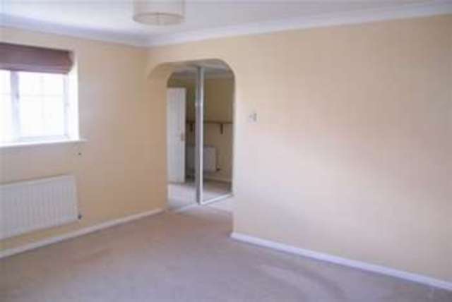  Image of 3 bedroom Detached house to rent in Wash Road Laindon Basildon SS15 at Basildon, SS15 4BE