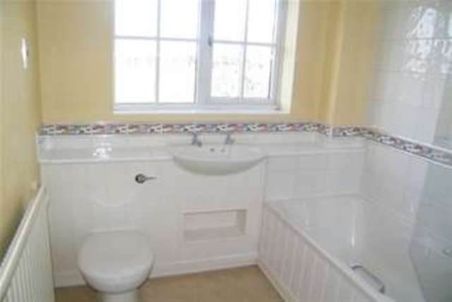  Image of 3 bedroom Detached house to rent in Wash Road Laindon Basildon SS15 at Basildon, SS15 4BE