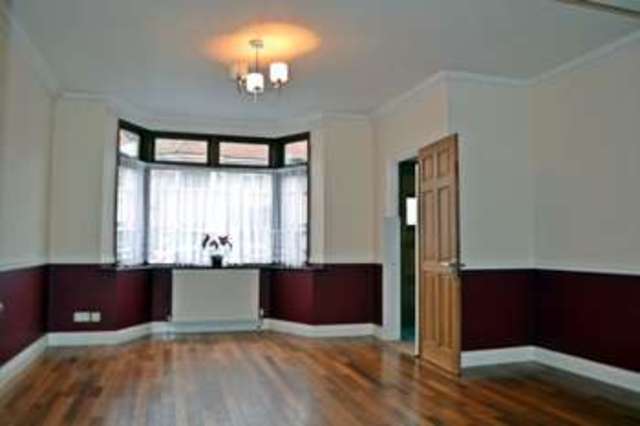  Image of 3 bedroom Detached house to rent in Norfolk Road Romford RM7 at Norfolk Road  Romford, RM7 9DL