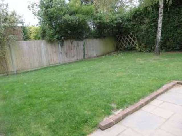  Image of 4 bedroom Detached house to rent in Nork Gardens Banstead SM7 at Nork Gardens  Banstead, SM7 1NZ