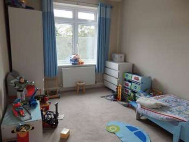 Image of 4 bedroom Detached house to rent in Nork Gardens Banstead SM7 at Nork Gardens  Banstead, SM7 1NZ