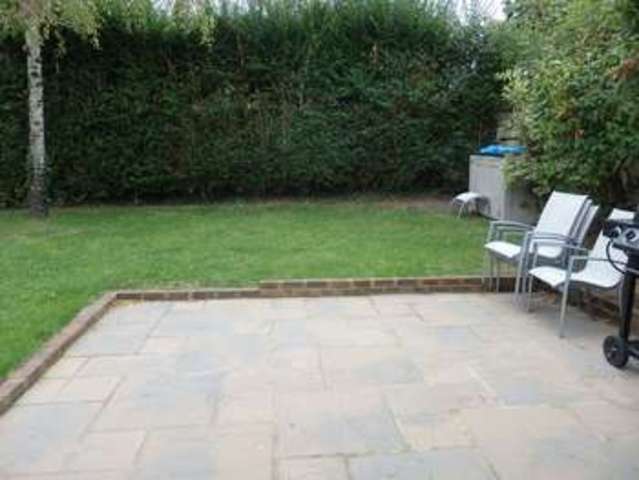  Image of 4 bedroom Detached house to rent in Nork Gardens Banstead SM7 at Nork Gardens  Banstead, SM7 1NZ