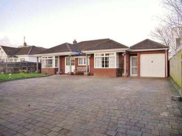  Image of 3 bedroom Detached house for sale in Norman Avenue Abingdon OX14 at Abingdon, OX14 2HQ