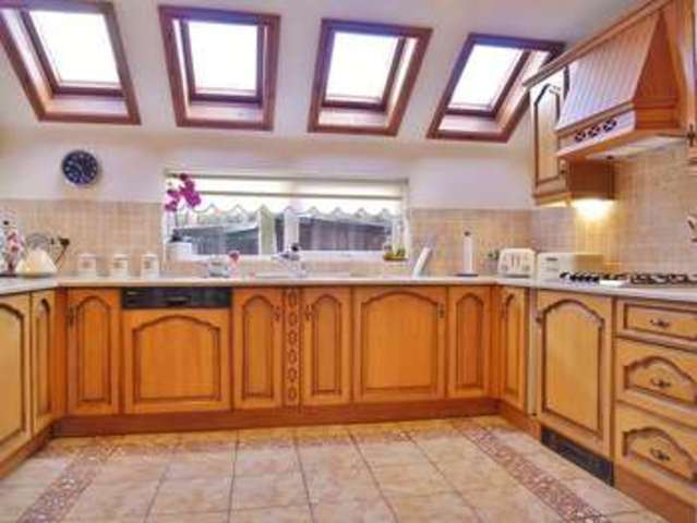  Image of 3 bedroom Detached house for sale in Norman Avenue Abingdon OX14 at Abingdon, OX14 2HQ