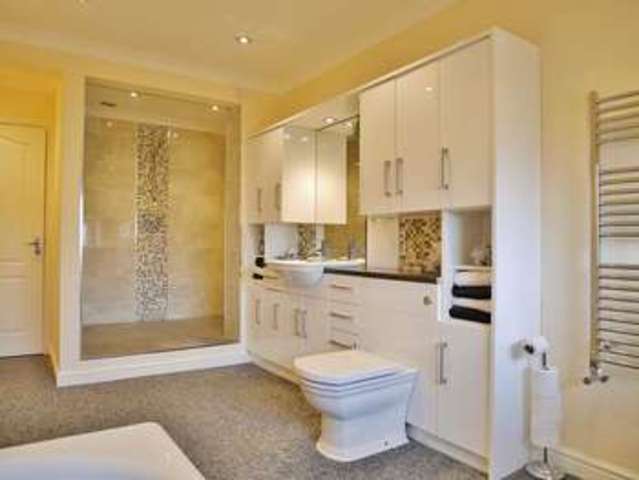  Image of 3 bedroom Detached house for sale in Norman Avenue Abingdon OX14 at Abingdon, OX14 2HQ