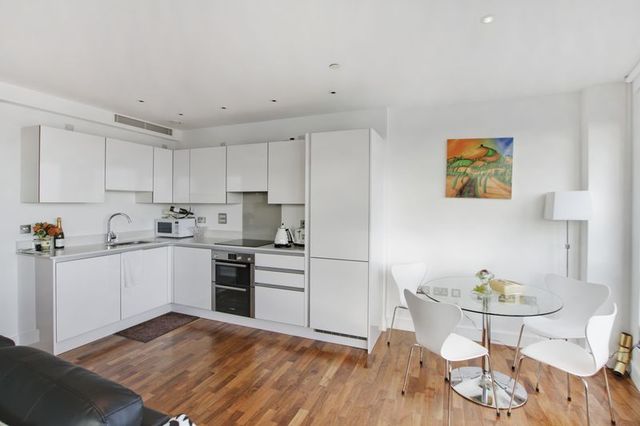 Image of 2 bedroom Flat to rent in Norman Road London SE10 at Norman Road  Greenwich, SE10 9FX