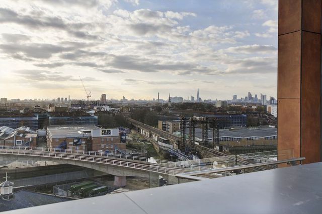  Image of 2 bedroom Flat to rent in Norman Road London SE10 at Norman Road  Greenwich, SE10 9FX