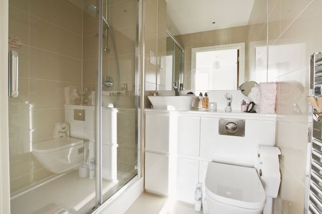  Image of 2 bedroom Flat to rent in Norman Road London SE10 at Norman Road  Greenwich, SE10 9FX