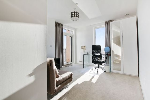  Image of 2 bedroom Flat to rent in Norman Road London SE10 at Norman Road  Greenwich, SE10 9FX