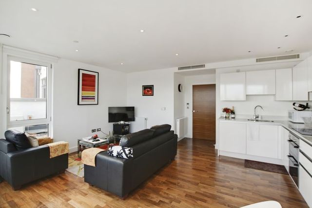  Image of 2 bedroom Flat to rent in Norman Road London SE10 at Norman Road  Greenwich, SE10 9FX